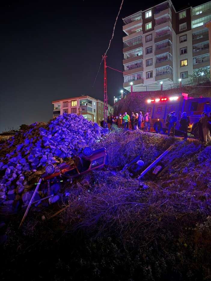 otomobil-sarampole-devrildi-surucu-oldu