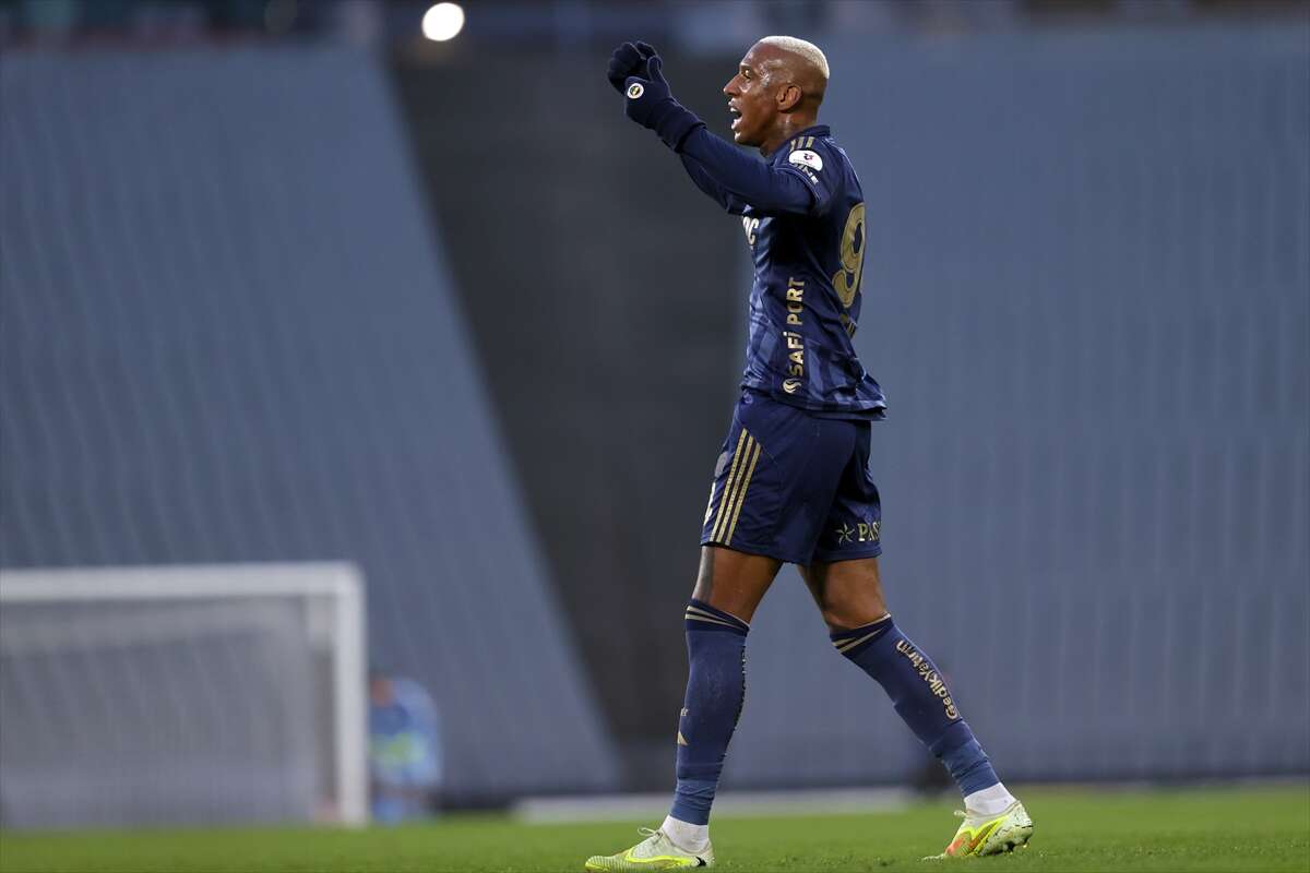 fenerbahce-liderlige-yukseldi-3-puan-3-golle-geldi