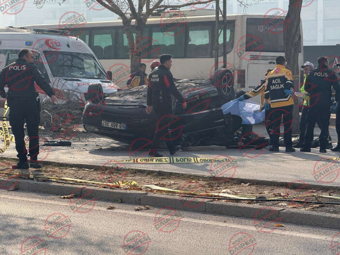 konyada-otomobil-agaca-carpip-devrildi-1-olu-1-yarali-var