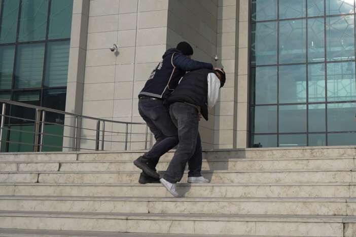 100-bin-liralik-ciplak-goruntunun-sonu-adliyede-bitti