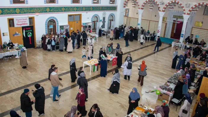 konya-gazzeye-umut-icin-yola-cikti-selcuk-universitesinde-kermes-duzenlendi