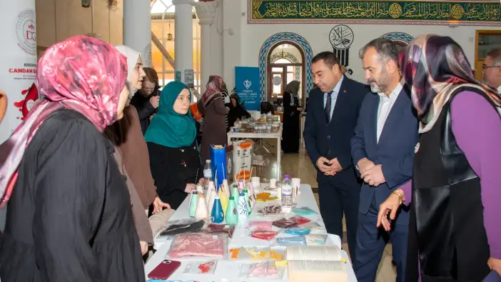 konya-gazzeye-umut-icin-yola-cikti-selcuk-universitesinde-kermes-duzenlendi