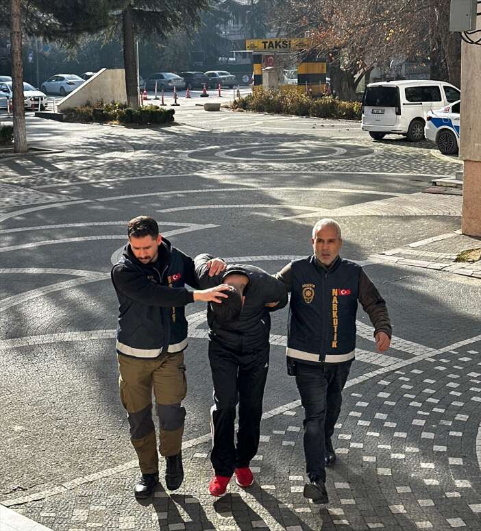 konyada-zehir-tacirlerine-operasyon-134-uyusturucu-hap-ele-gecirildi