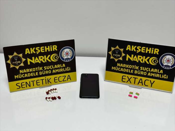 konyada-zehir-tacirlerine-operasyon-134-uyusturucu-hap-ele-gecirildi
