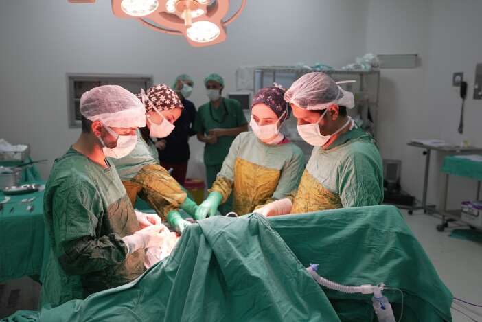 70-yasindaki-kadinin-icinden-cikan-sasirtti-tam-2-kilo-200-gram