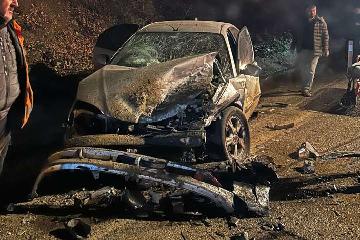 iki-otomobilin-kafa-kafaya-carpisti-askerden-yeni-gelen-genc-hayatini-kaybetti