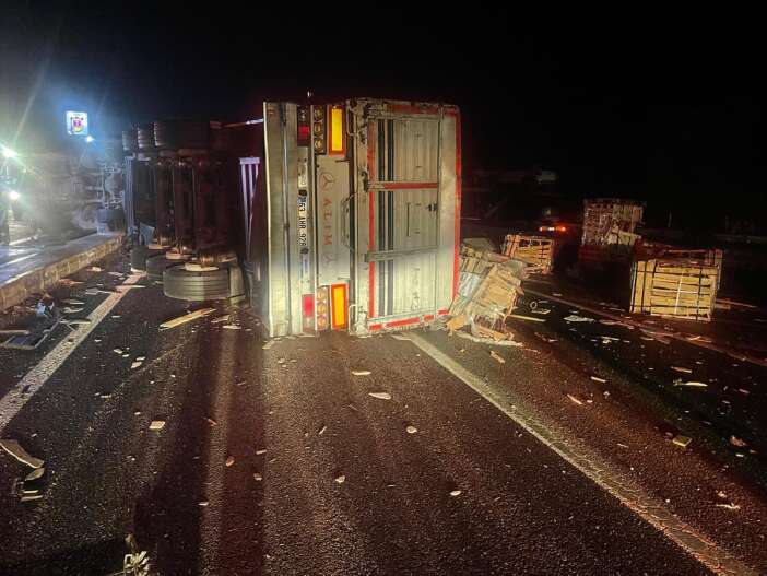 konya-ankara-yolunu-kapatan-kaza-2-yarali-var