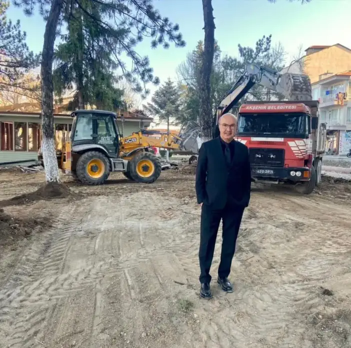 konyanin-dunyanin-ortasi-ilcesinde-yikim-basladi