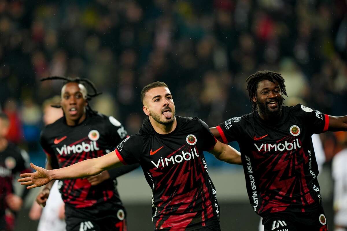 7-gollu-mac-super-lig-tarihine-gecti