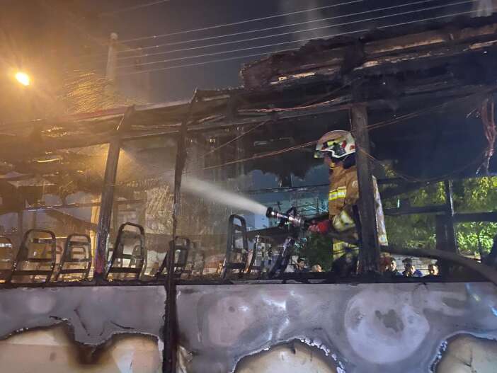 isci-servisi-alev-aldi-itfaiye-ekipleri-sevk-edildi