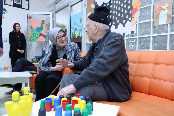 ak-partili-belgin-uygur-konyadaki-merkezi-dunyaya-ornek-gosterdi