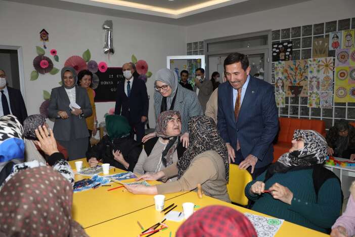 ak-partili-belgin-uygur-konyadaki-merkezi-dunyaya-ornek-gosterdi