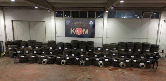 durdurulan-tirda-3-milyonluk-otomobil-parcalari-yakalandi