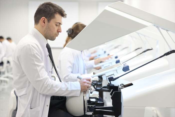 konya-dis-tedavisi-egitiminde-altin-caga-gecti