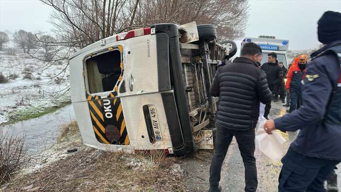 ogrenci-servisi-devrildi-cok-sayida-yarali-var