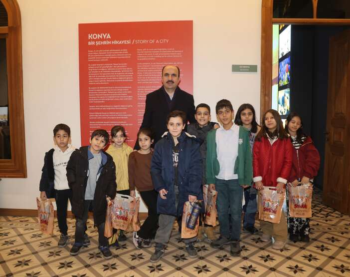 baskan-altay-cocuklara-sivlilik-dagitti