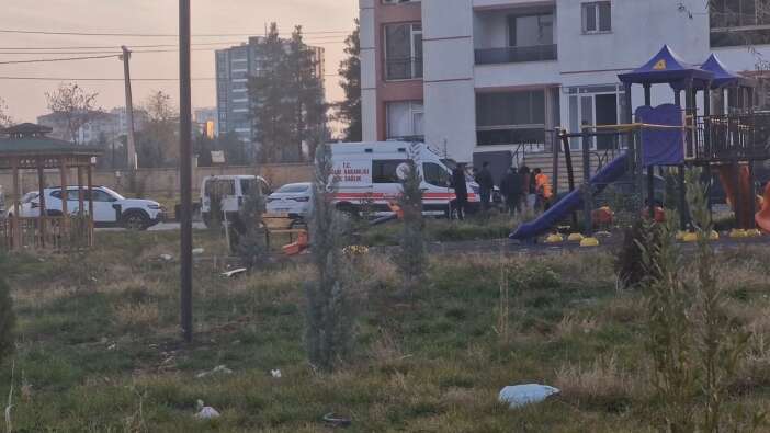 genc-kadin-cop-poseti-icinde-olu-bulundu