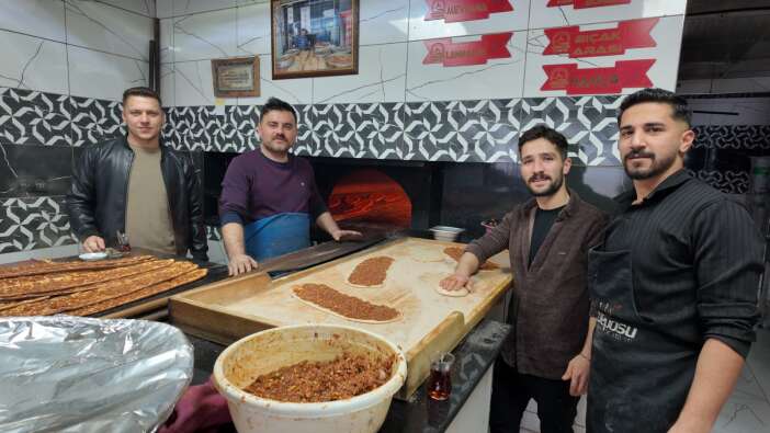 konyada-sivlilik-coskusu-etliekmekci-bugunu-cocuklara-ayirdi