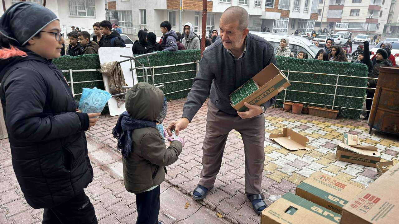 konyada-sivlilikte-dagitilani-goren-cocuklar-buraya-kostu