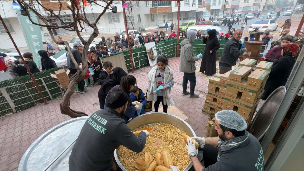 konyada-sivlilikte-dagitilani-goren-cocuklar-buraya-kostu