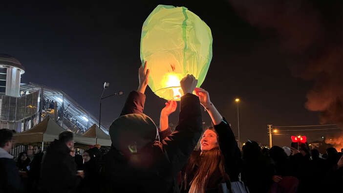 selcuk-universitesi-ogrencileri-fener-alayi-ve-sivlilikle-tanistirdi