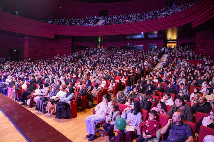 selcuklunun-sivlilik-cocuk-bayrami-rekor-katilimla-suruyor