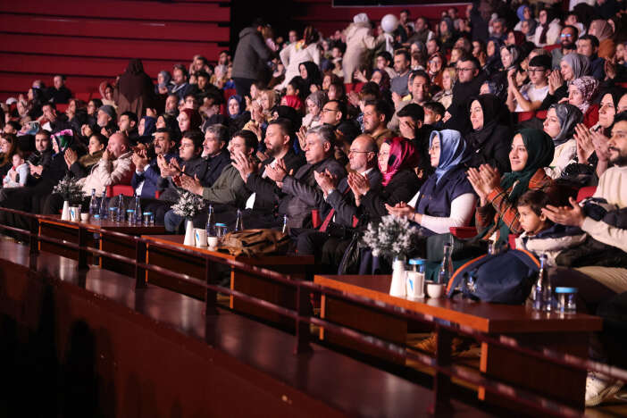 selcuklunun-sivlilik-cocuk-bayrami-rekor-katilimla-suruyor