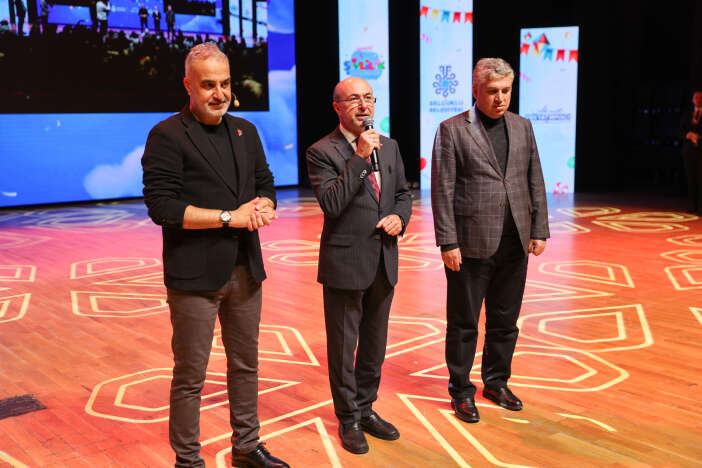 selcuklunun-sivlilik-cocuk-bayrami-rekor-katilimla-suruyor