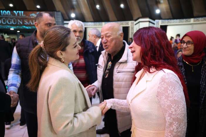 antalyadaki-konyalilar-ayni-sofrada-bulusup-unlu-corbayi-icti