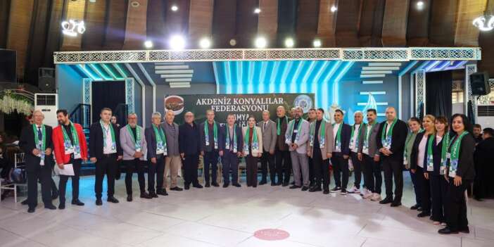 antalyadaki-konyalilar-ayni-sofrada-bulusup-unlu-corbayi-icti