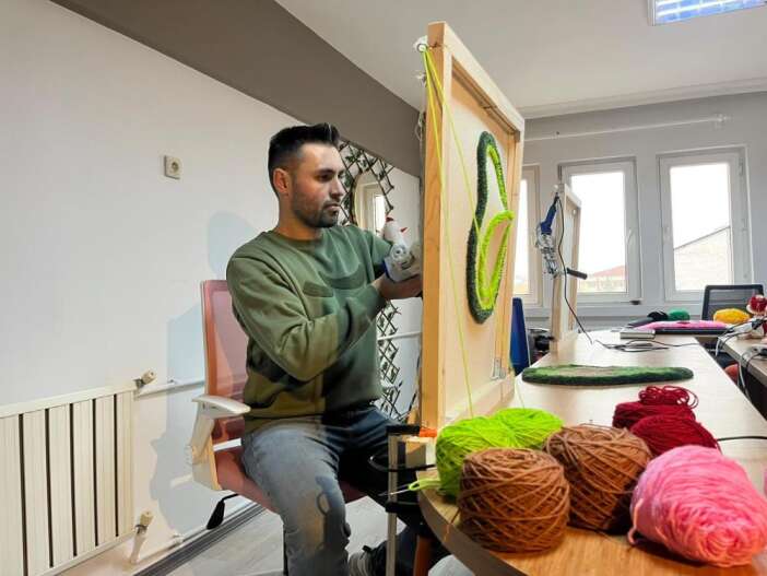 konyada-ogrendi-eskisehirde-hayallerle-para-kazaniyor