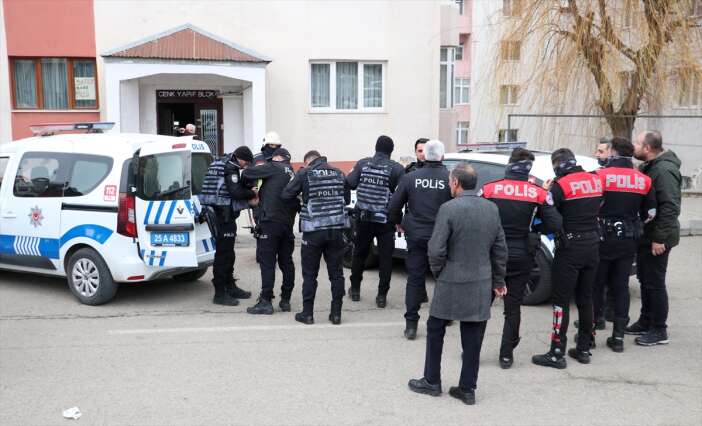 sobayi-yakip-yatti-olumden-komsularin-ihbari-kurtardi