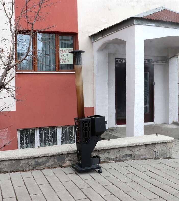 sobayi-yakip-yatti-olumden-komsularin-ihbari-kurtardi