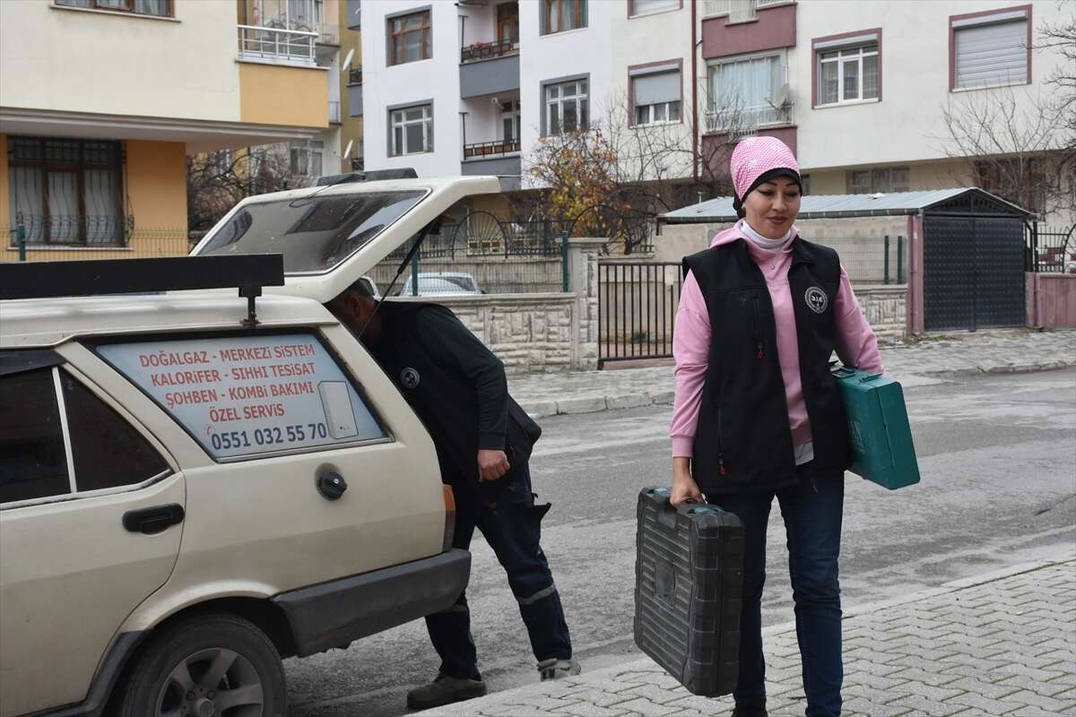 aa-20251228-40097431-40097428-fatmagul-usta-satis-personeli-olarak-basladigi-sihhi-tesisatcilikta-adindan-soz-ettiriyor