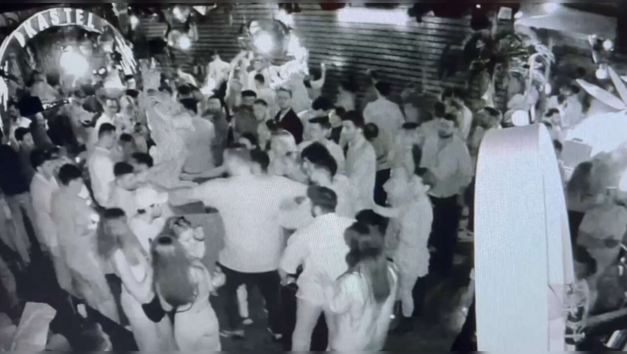 eglence-mekaninda-dehset-anlari-cam-bardakla-bogazini-kesti