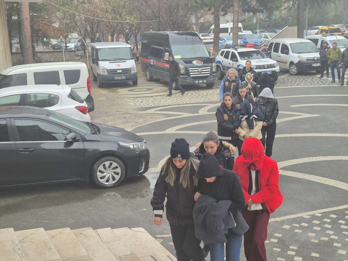 konyada-masaj-salonlarina-fuhus-operasyonu-7-kisi-yakalandi-6si-tutuklandi