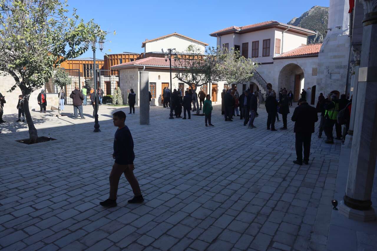 konyanin-emegi-tarihe-can-verdi-vatandaslardan-yogun-ilgi