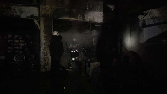 oto-yikamaci-kul-oldu-gece-yarisi-yangin-dehseti