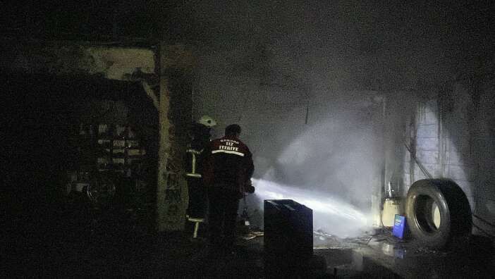 oto-yikamaci-kul-oldu-gece-yarisi-yangin-dehseti