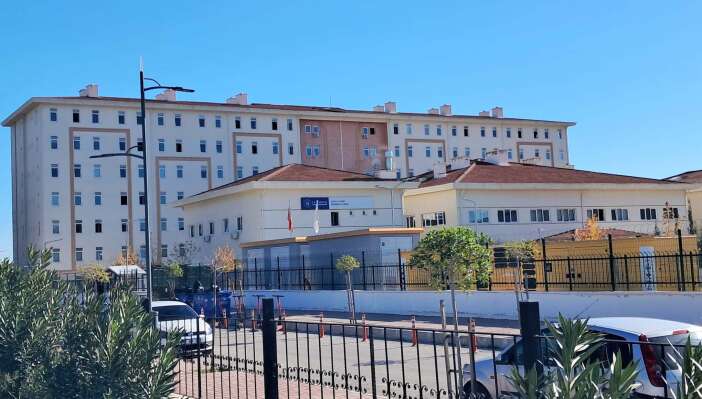 universite-yurdunda-kanli-hesaplasma-19-yasindaki-genc-bicaklandi