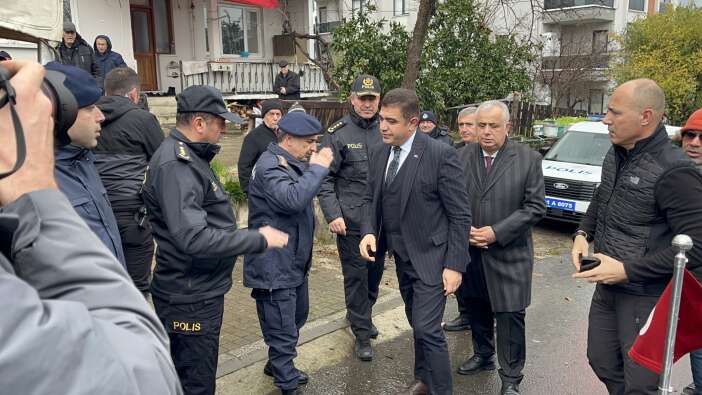 deas-operasyonunda-sehit-olan-polisin-aci-haberini-kizi-vermis