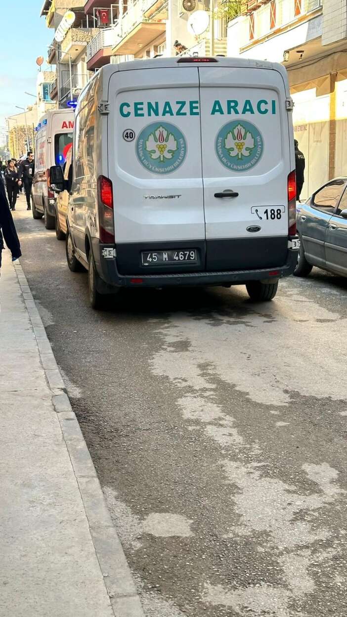 uzaklastirma-karari-fayda-etmedi-sokak-ortasinda-kocasi-tarafindan-katledildi