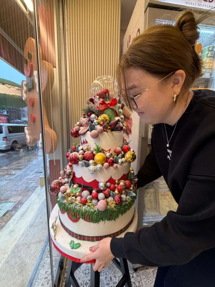 yilbasinda-pasta-alacaklar-dikkat-icinden-altin-cikabilir