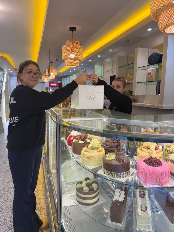 yilbasinda-pasta-alacaklar-dikkat-icinden-altin-cikabilir