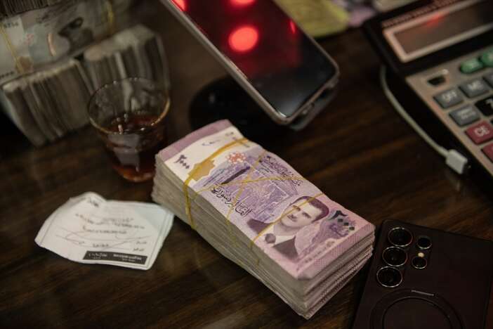 esadin-silindigi-suriyenin-yeni-parasinda-selcuklu-yildizi-detayi