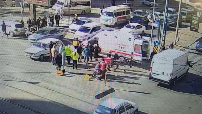 konyanin-merkezinde-motosiklet-kazasi-1-yarali