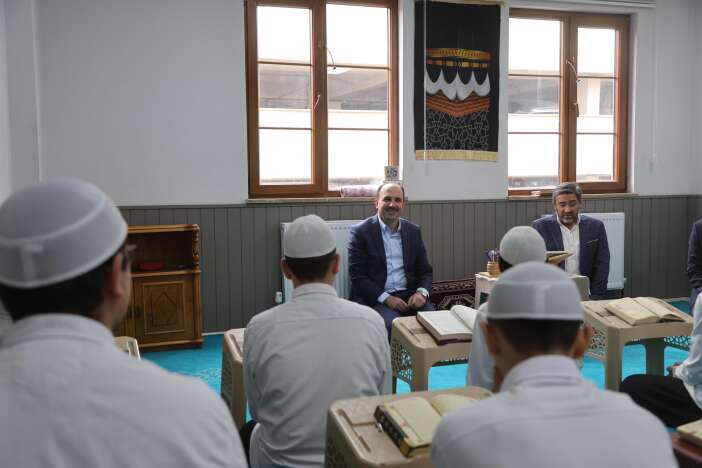 baskan-altaydan-yilin-son-gununde-anlamli-ziyaret