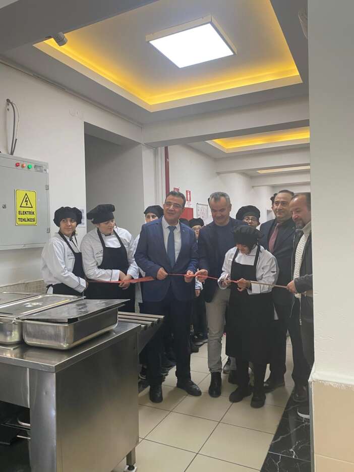 konyanin-ozel-sefleri-icin-onluk-giyme-toreni-duzenlendi