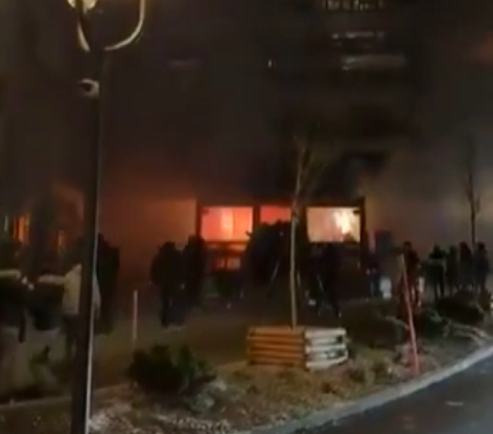 kayak-merkezinde-patlama-cok-sayida-olu-var