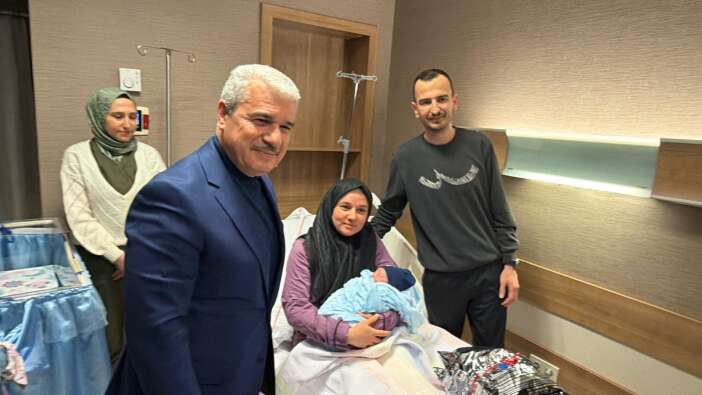 konyada-2026-yilinin-ilk-bebekleri-alparslan-ve-elif-oldu